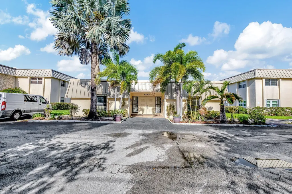10789 N Military Trail Palm Beach Gardens FL 33410