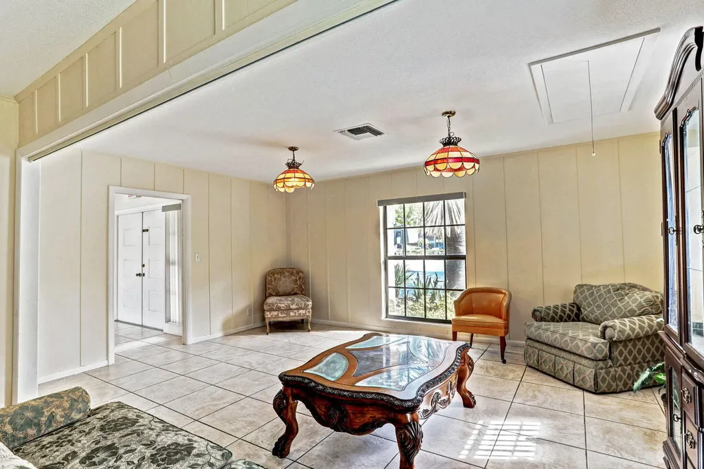 10789 N Military Trail Palm Beach Gardens FL 33410