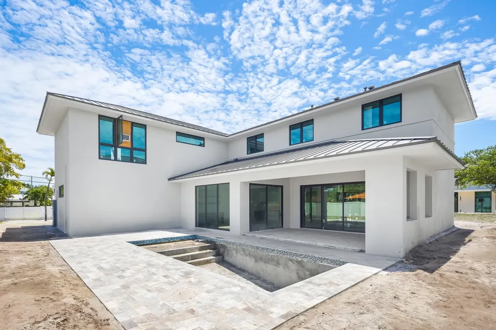 215 SE 5th Street Delray Beach FL 33483