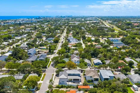 215 SE 5th Street Delray Beach FL 33483