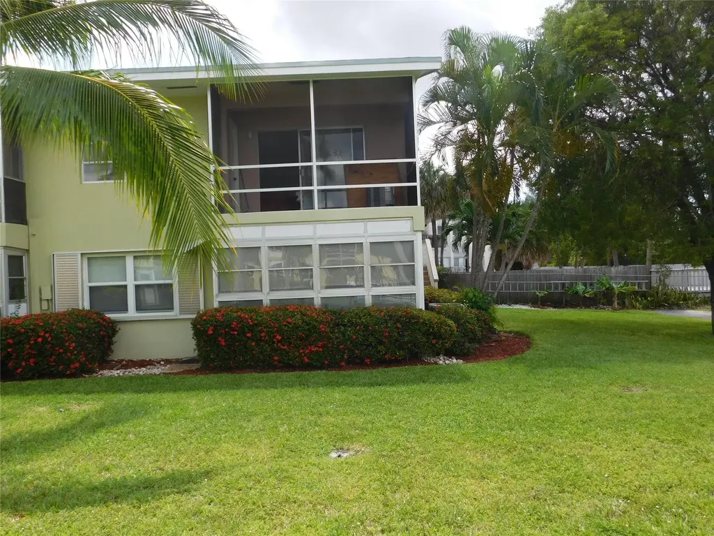 960 Crystal Lake Drive Deerfield Beach FL 33064
