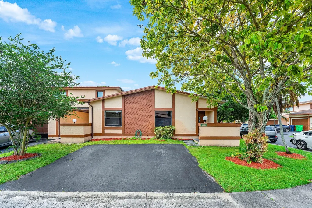 6368 NW 29th Street Sunrise FL 33313