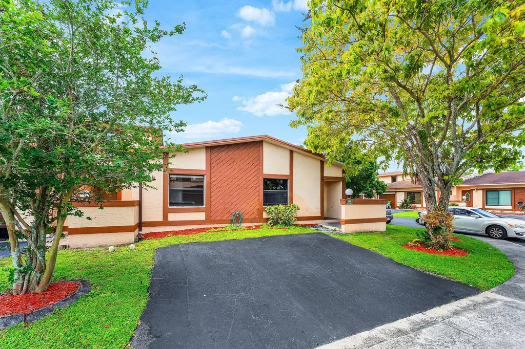 6368 NW 29th Street Sunrise FL 33313