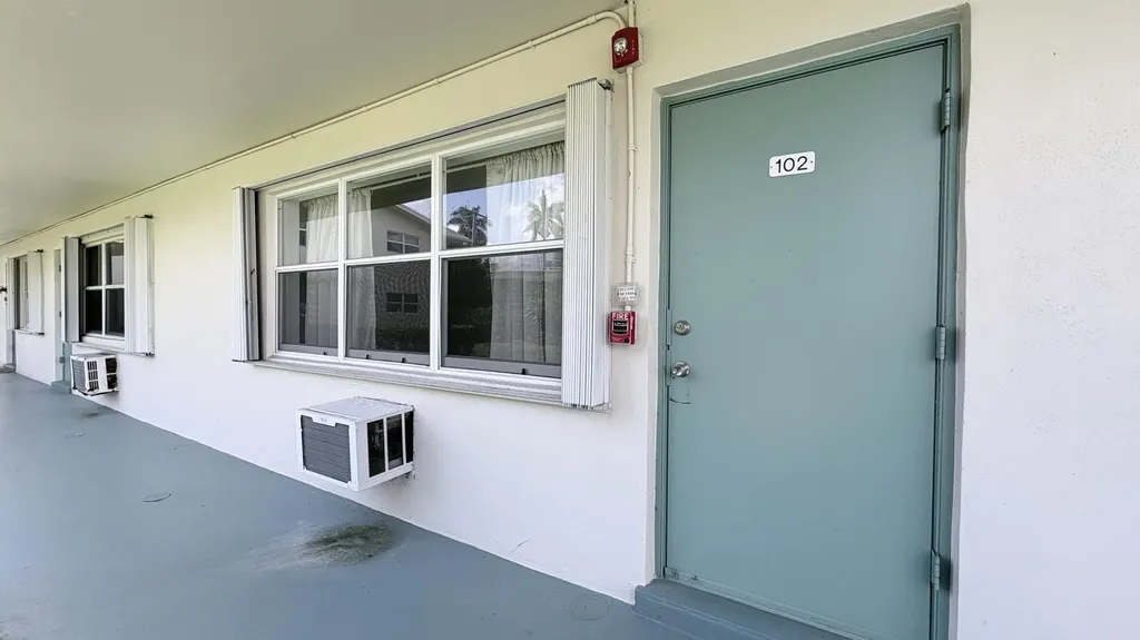 200 Horizon W Boynton Beach FL 33435