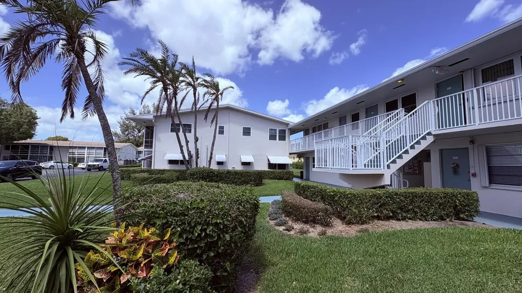 200 Horizon W Boynton Beach FL 33435