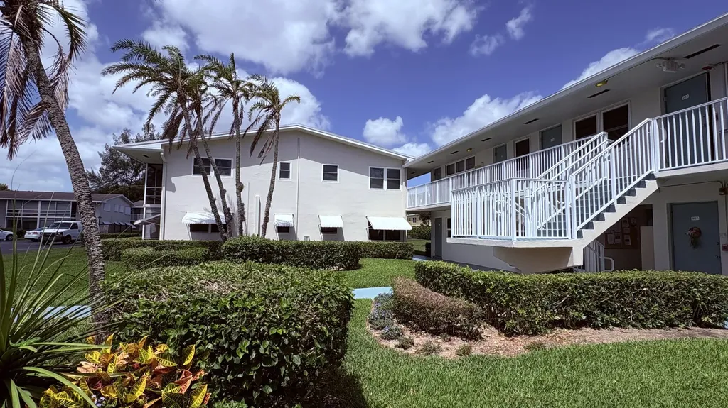 200 Horizon W Boynton Beach FL 33435