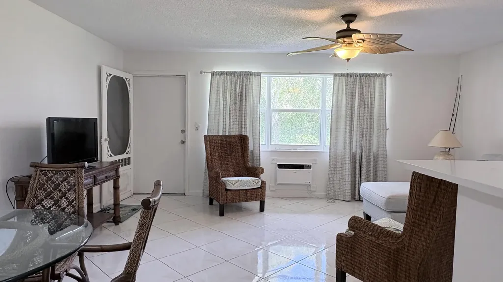200 Horizon W Boynton Beach FL 33435