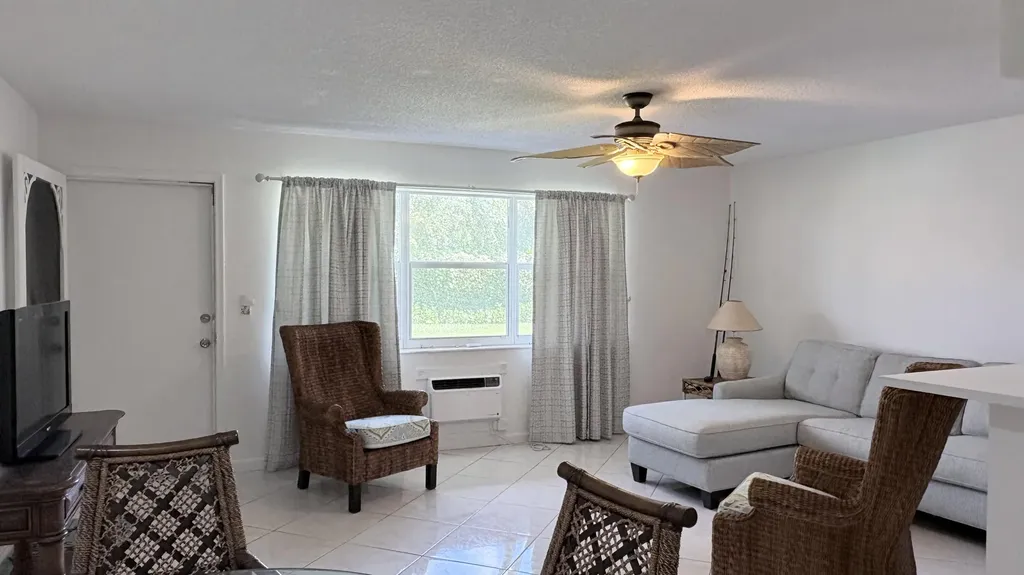 200 Horizon W Boynton Beach FL 33435