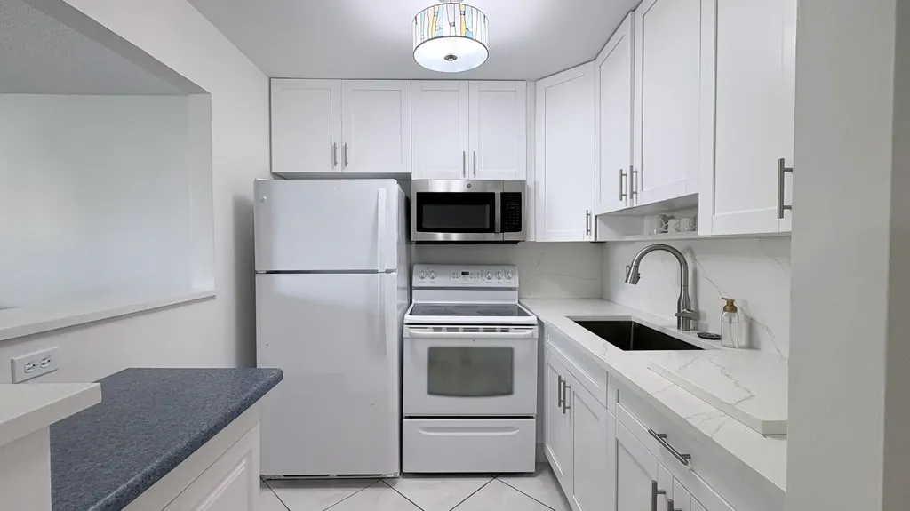 200 Horizon W Boynton Beach FL 33435