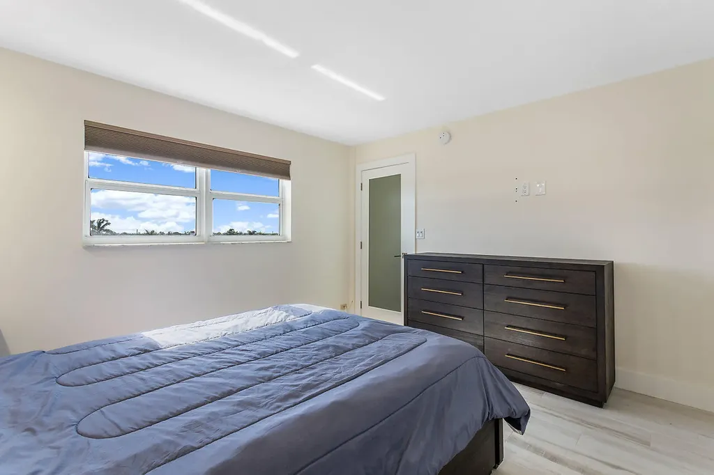 1160 Hillsboro Mile Hillsboro Beach FL 33062
