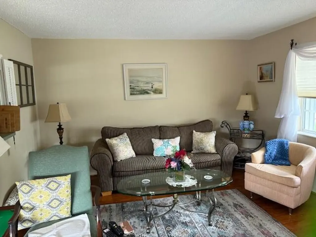 340 W Horizons Boynton Beach FL 33435