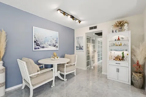 125 Oakridge J Deerfield Beach FL 33442