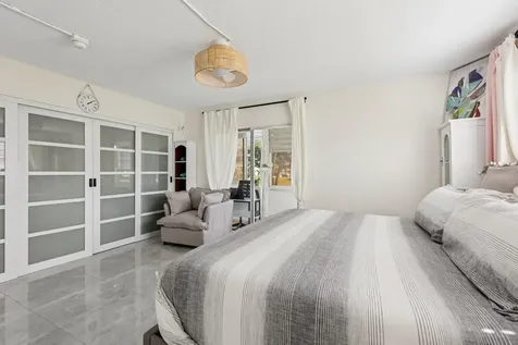 125 Oakridge J Deerfield Beach FL 33442