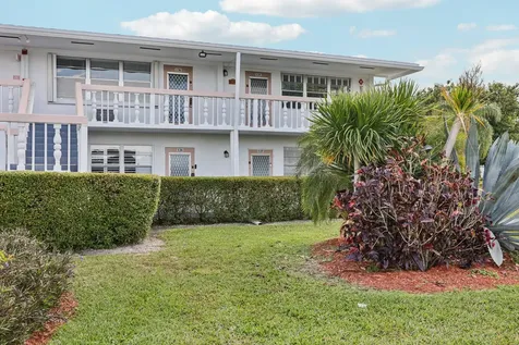 125 Oakridge J Deerfield Beach FL 33442