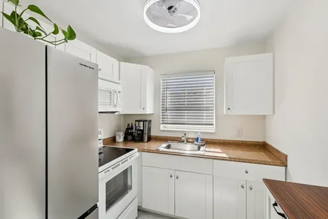 125 Oakridge J Deerfield Beach FL 33442