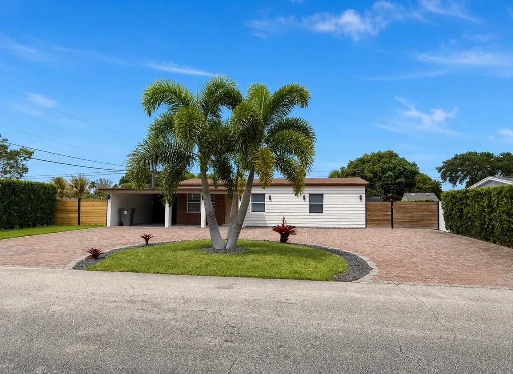 2742 Cherokee Court West Palm Beach FL 33406