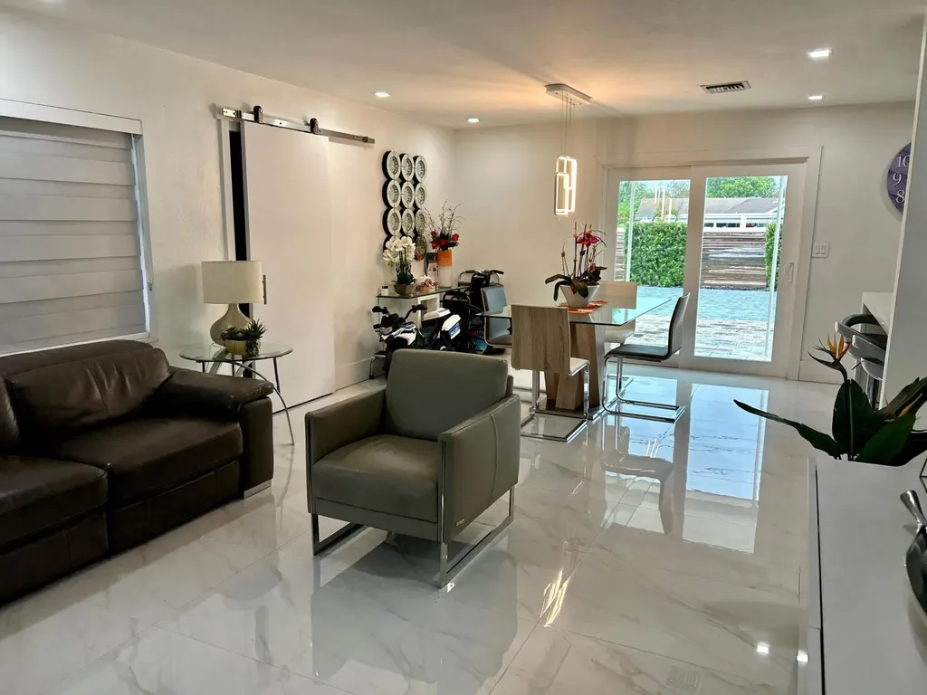 2742 Cherokee Court West Palm Beach FL 33406