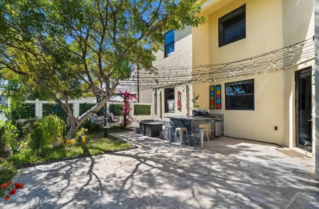 9331 W 35th Avenue Hialeah FL 33018