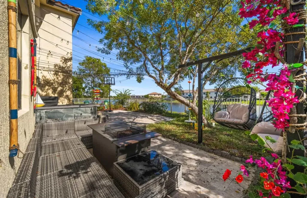 9331 W 35th Avenue Hialeah FL 33018