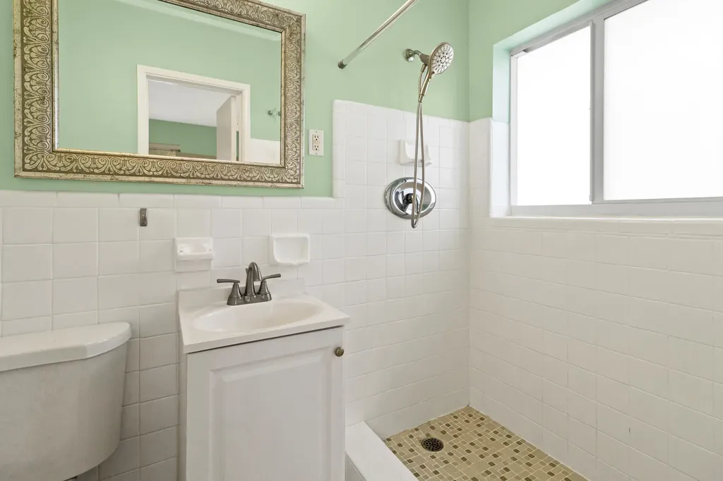 1911 NE 27th Street Lighthouse Point FL 33064