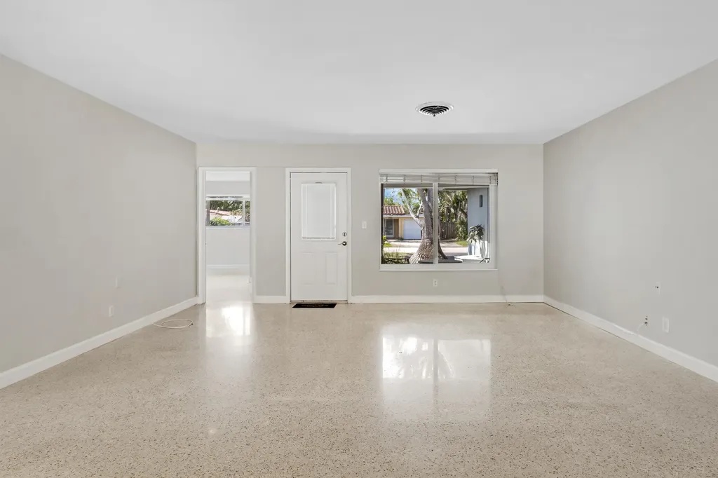 1911 NE 27th Street Lighthouse Point FL 33064