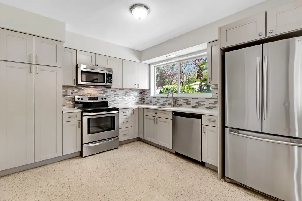 1911 NE 27th Street Lighthouse Point FL 33064