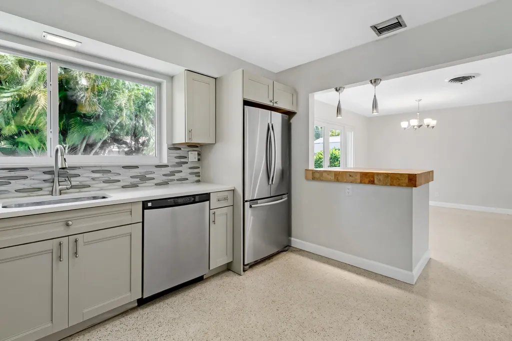 1911 NE 27th Street Lighthouse Point FL 33064