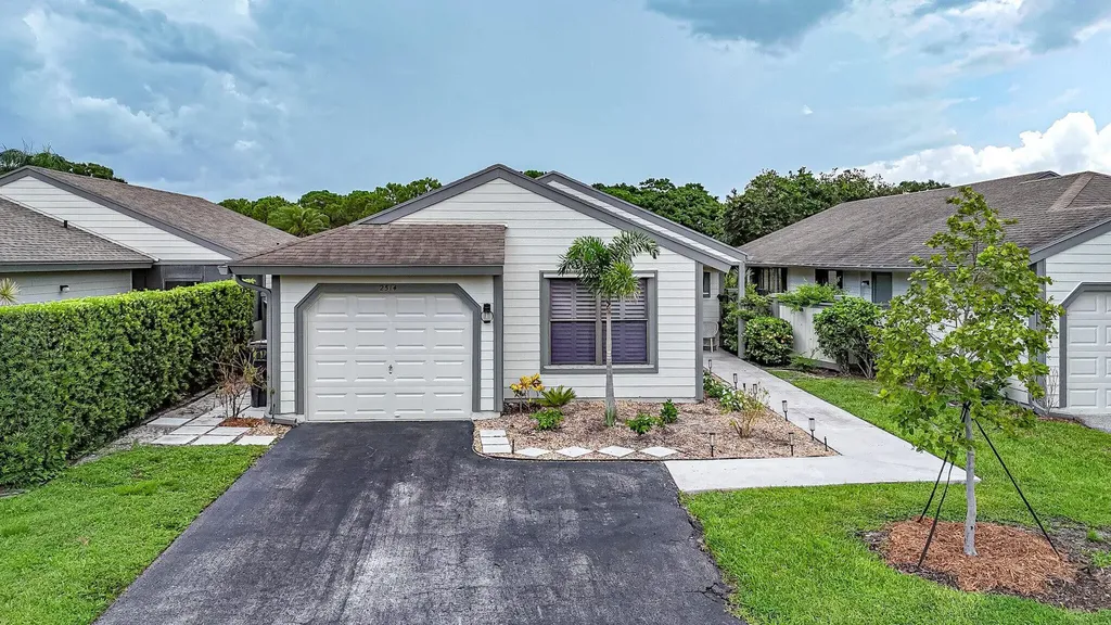 2514 Bedford Mews Drive Wellington FL 33414