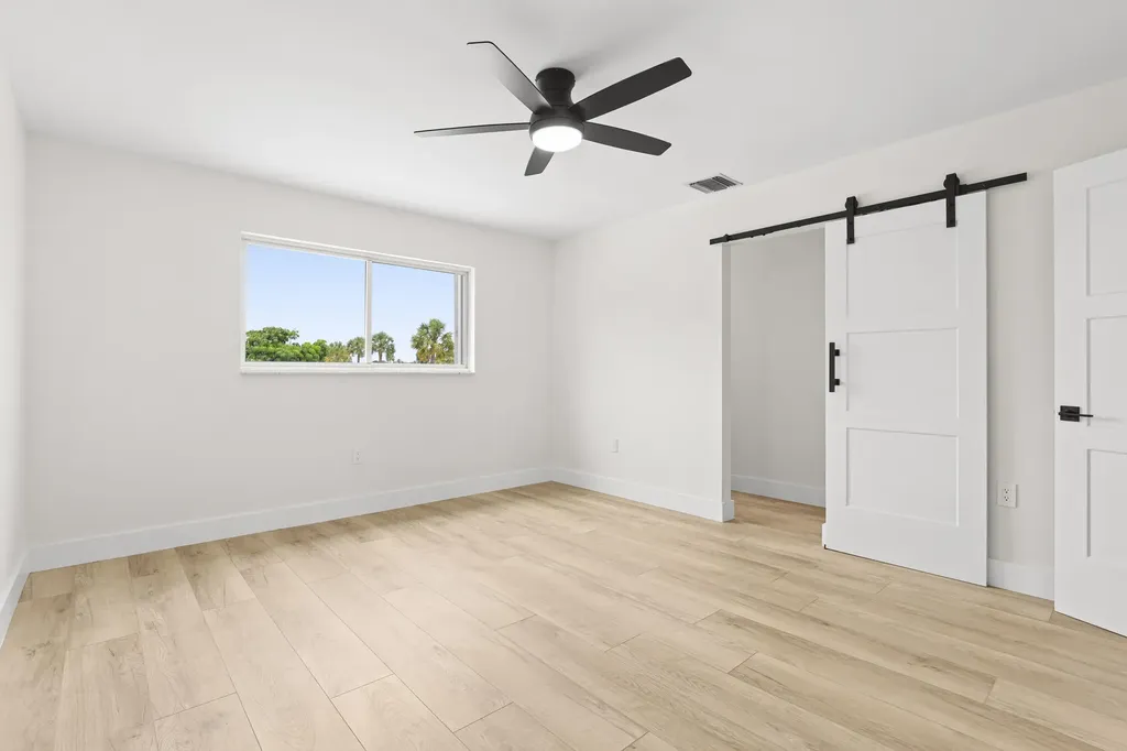 3905 Flag Drive Palm Beach Gardens FL 33410