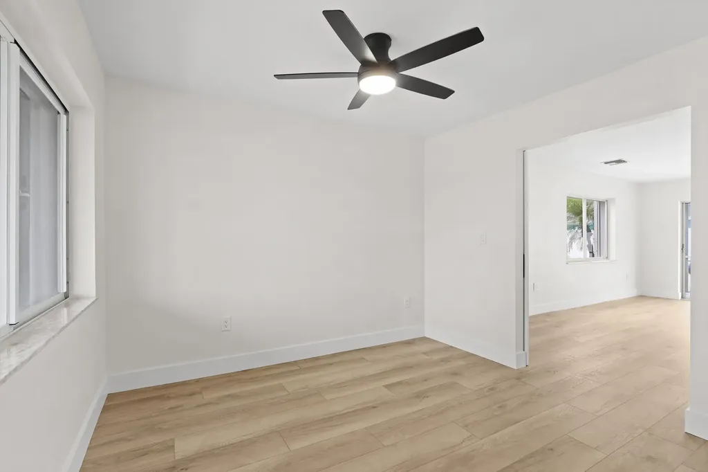 3905 Flag Drive Palm Beach Gardens FL 33410