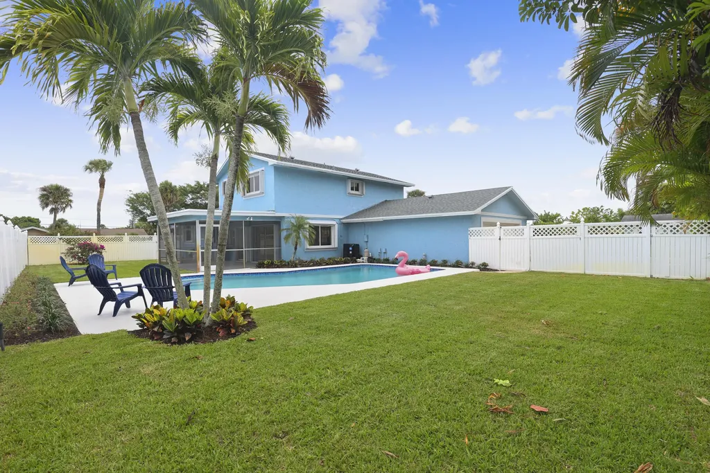 3905 Flag Drive Palm Beach Gardens FL 33410