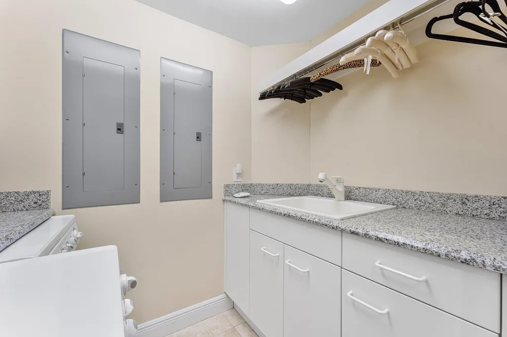 6000 Island Boulevard Aventura FL 33160
