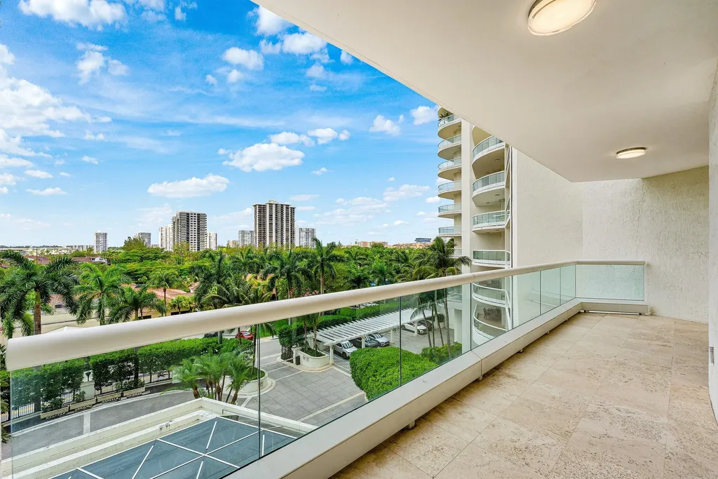 6000 Island Boulevard Aventura FL 33160