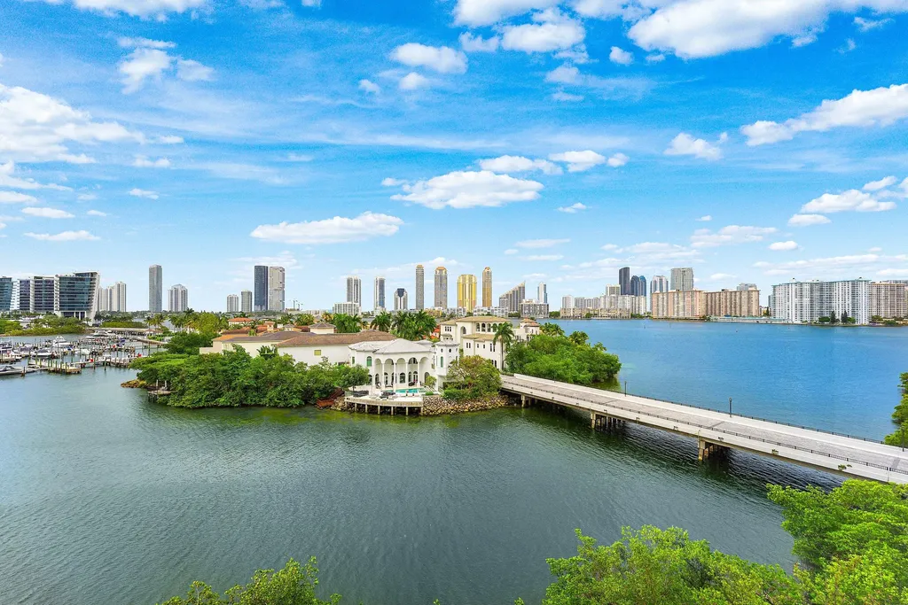 6000 Island Boulevard Aventura FL 33160