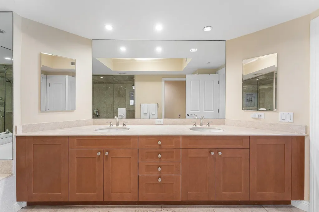6000 Island Boulevard Aventura FL 33160