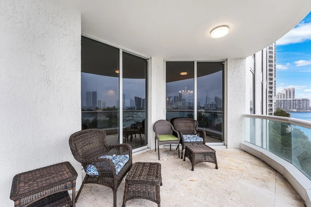 6000 Island Boulevard Aventura FL 33160