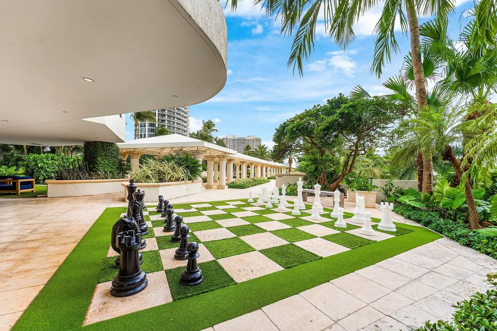 6000 Island Boulevard Aventura FL 33160