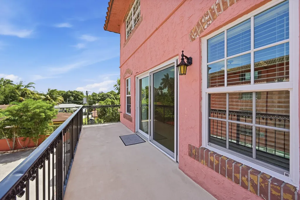 670 Tennis Club Drive Fort Lauderdale FL 33311