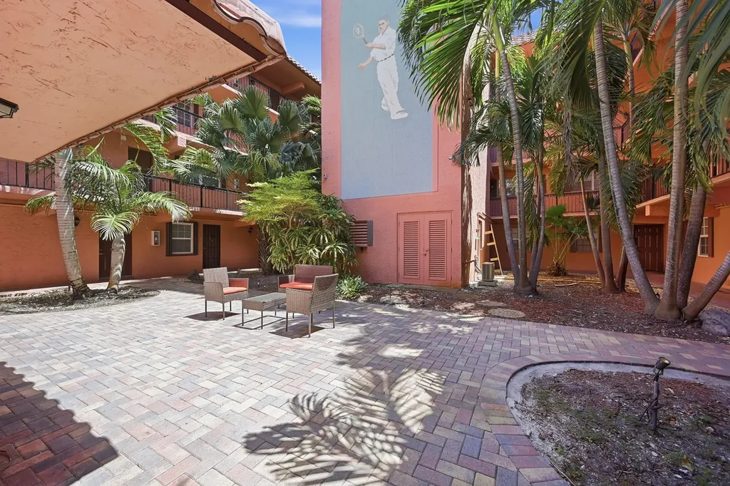 670 Tennis Club Drive Fort Lauderdale FL 33311