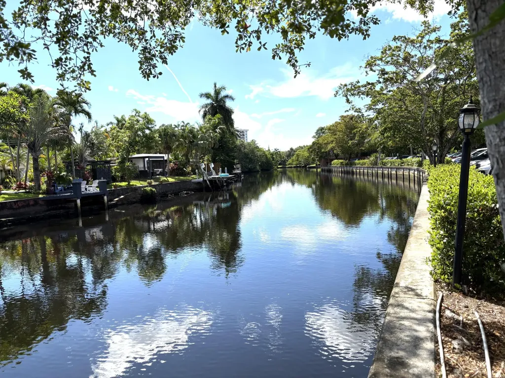 670 Tennis Club Drive Fort Lauderdale FL 33311