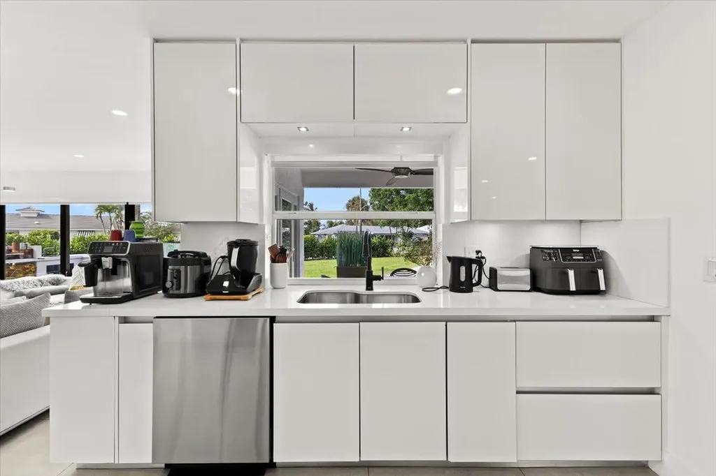 1049 W Palmetto Park Road Boca Raton FL 33486