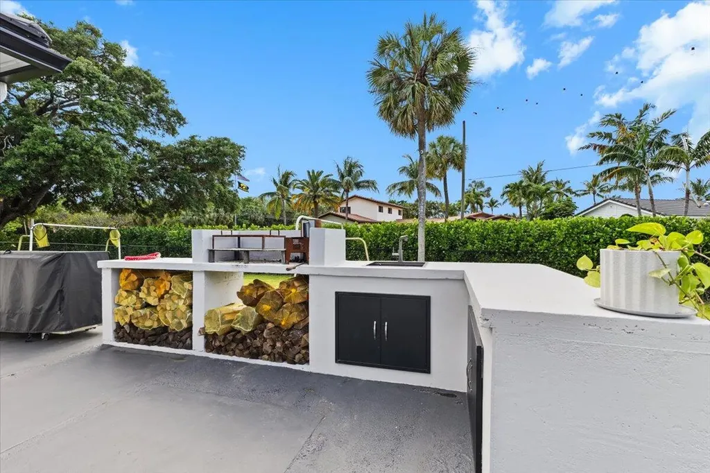 1049 W Palmetto Park Road Boca Raton FL 33486