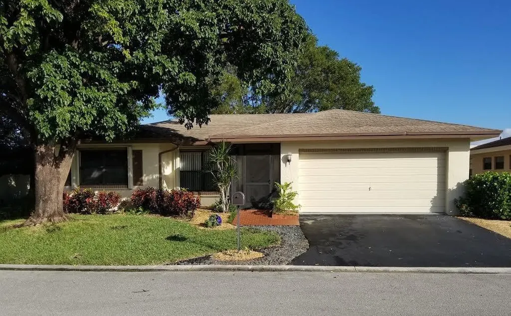 9713 NW 75th Court Tamarac FL 33321