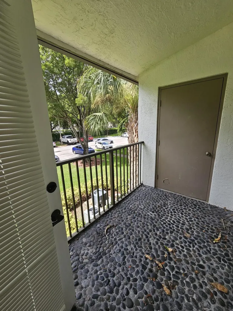 630 S Park Road Hollywood FL 33021