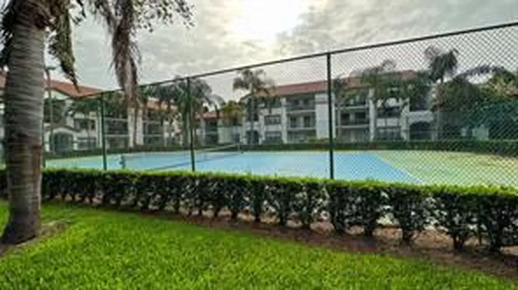 630 S Park Road Hollywood FL 33021