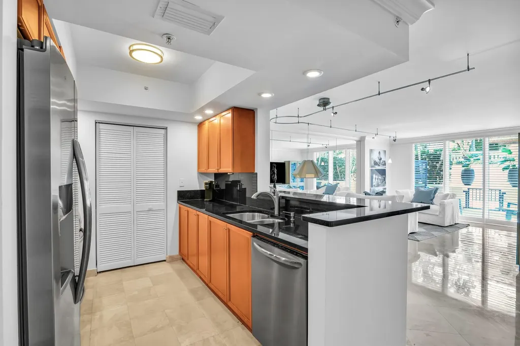 99 SE Mizner Boulevard Boca Raton FL 33432