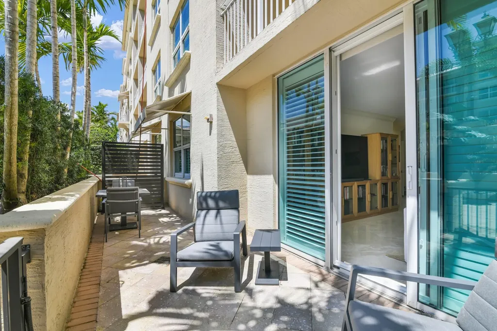 99 SE Mizner Boulevard Boca Raton FL 33432