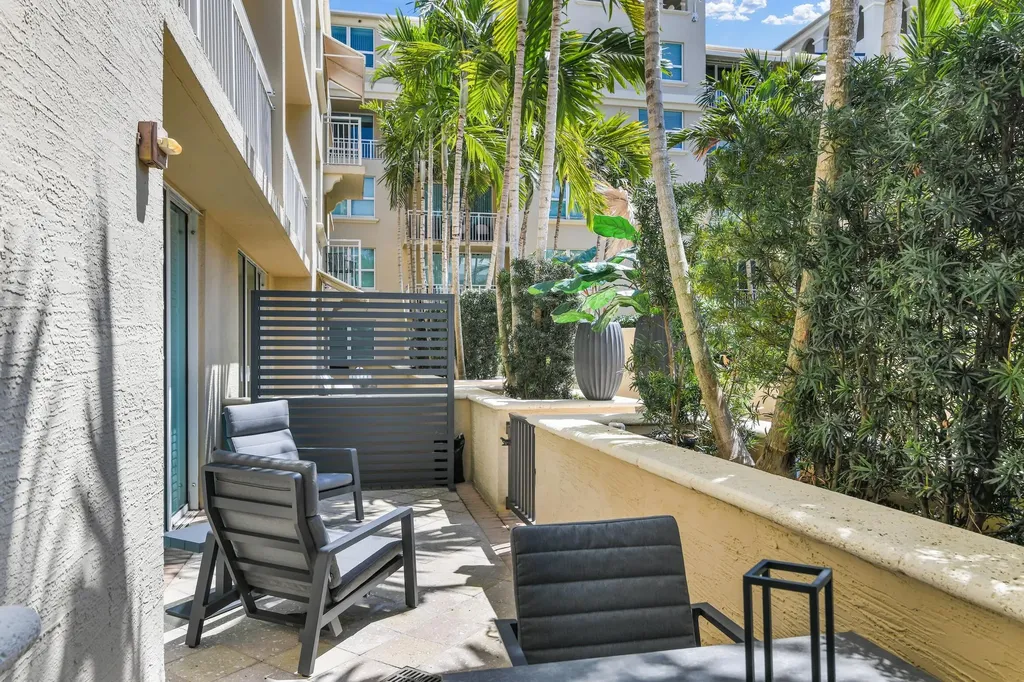 99 SE Mizner Boulevard Boca Raton FL 33432