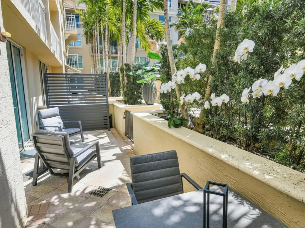 99 SE Mizner Boulevard Boca Raton FL 33432