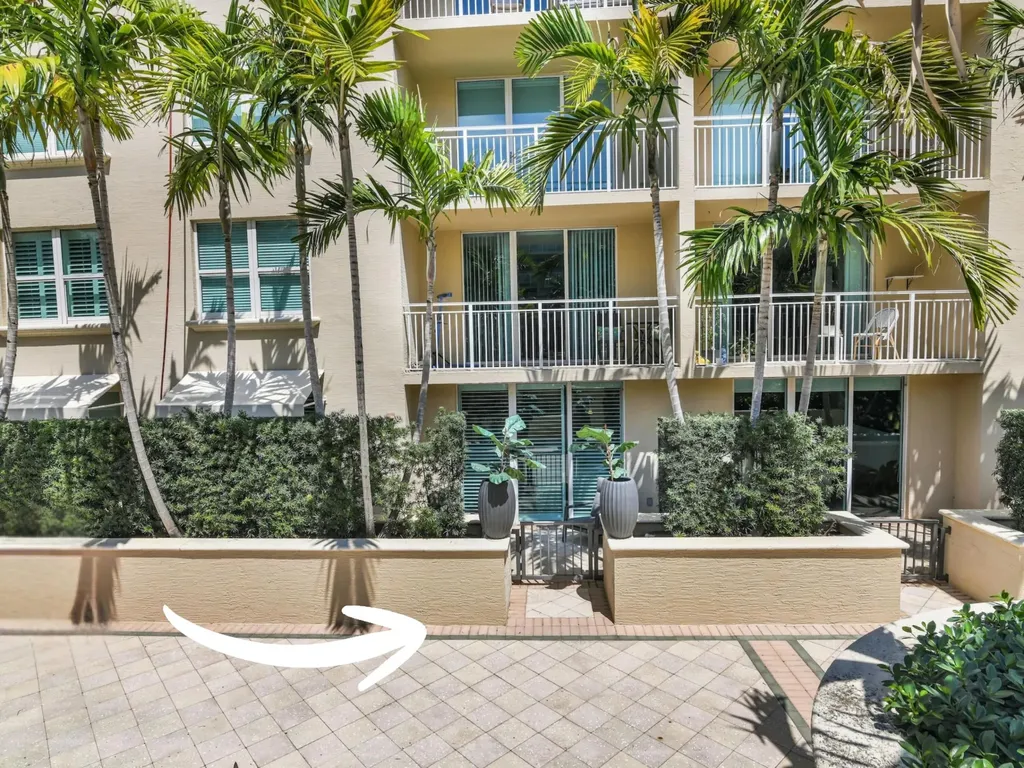 99 SE Mizner Boulevard Boca Raton FL 33432